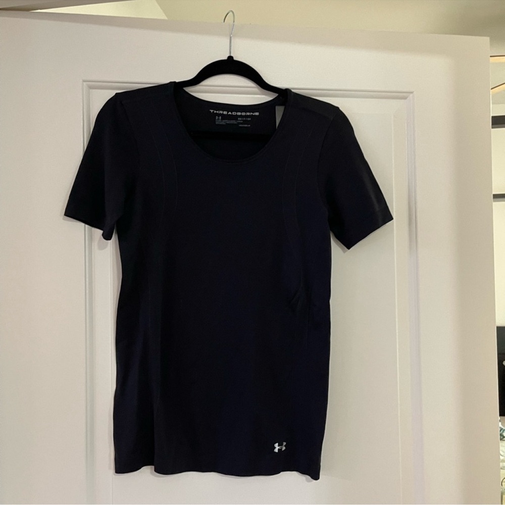 Under Armour Black Fitted Short Sleeve T-Shirt - Size S NWT